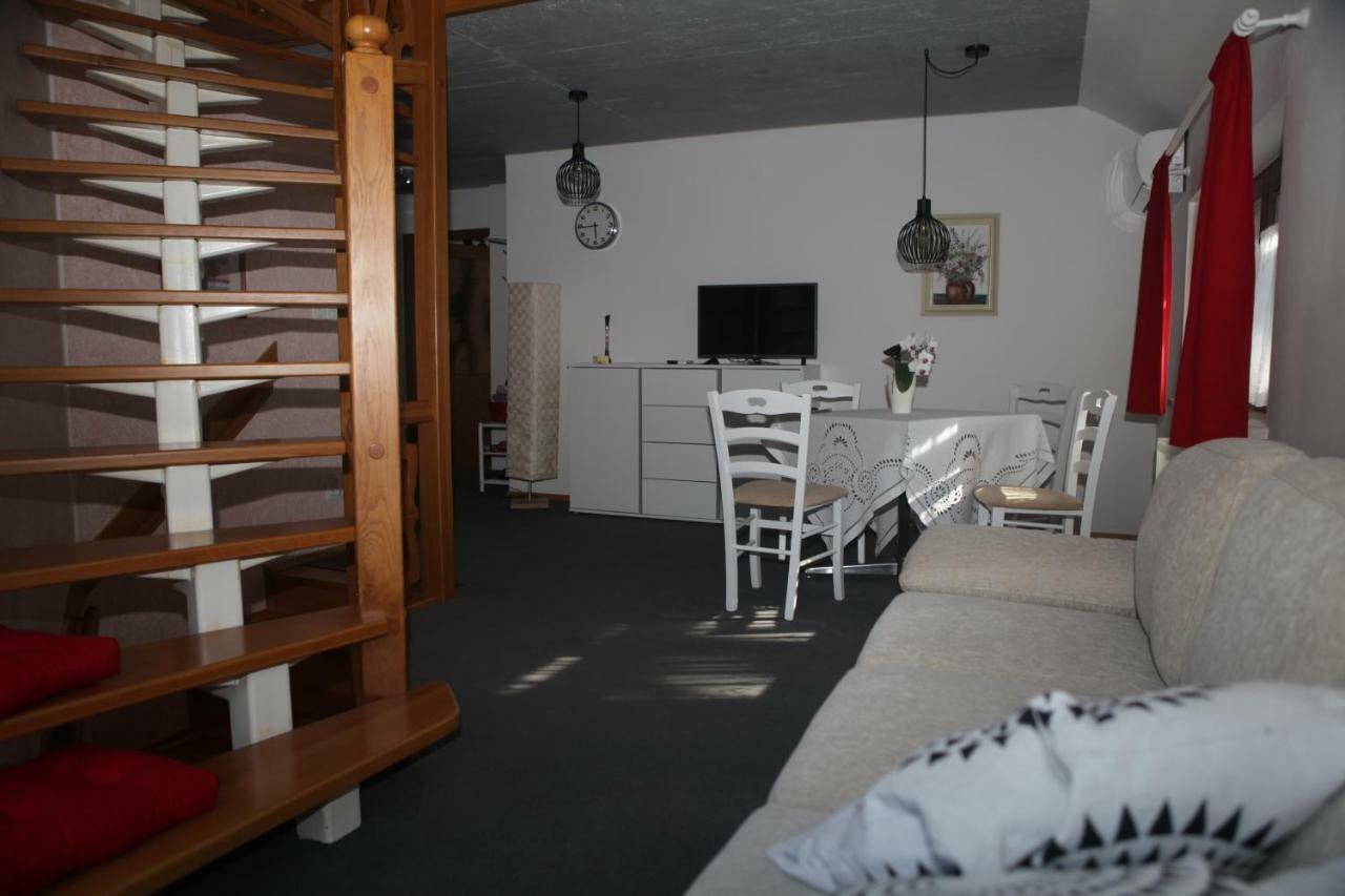 Apartment Fon Blejska Dobrava Eksteriør billede